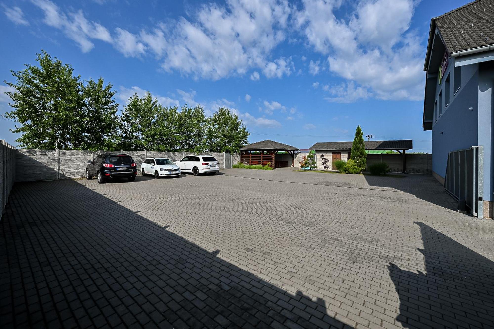 Penzion Zurek Velké Bílovice Kültér fotó